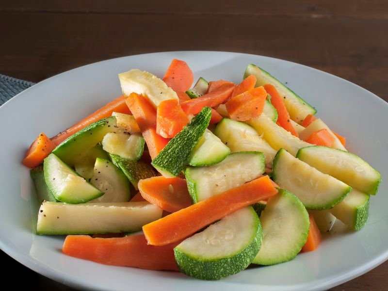 Spaghetti de abobrinha e cenoura